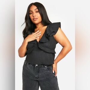 boohoo • NWT $60 Plus Ruffle Tie Back Top PTP 24”-27”